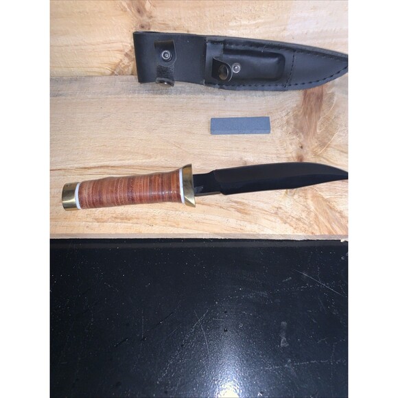 Hunting Knife Stainless With Sharpening Stone - Picture 6 of 9